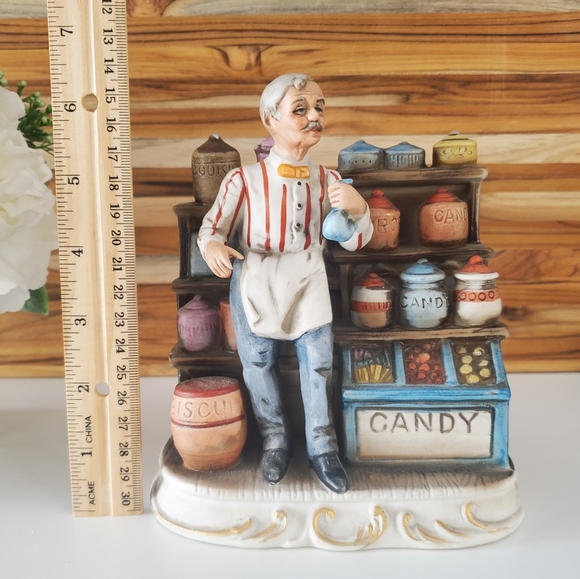 Vintage Shop Keeper, Candy Shop, Salesman,  Ceramic Figure Collectable Figurine - Picture 7 of 7